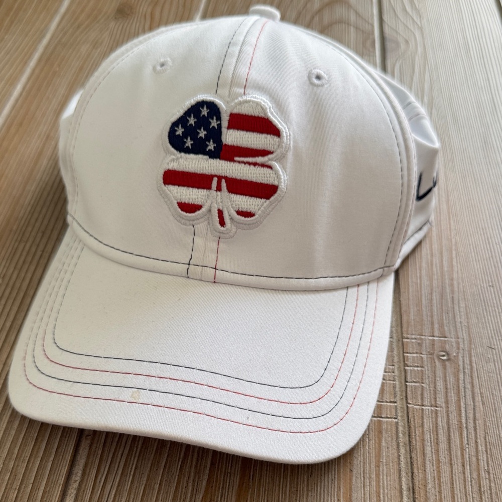 Black Clover White Baseball Hat S / M
Embroidered Memory Fit Flag Patriotic